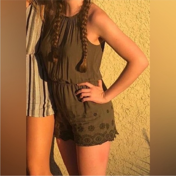 Mossimo Supply Co Romper, women’s si: small. Used, in great condition! - Picture 13 of 14